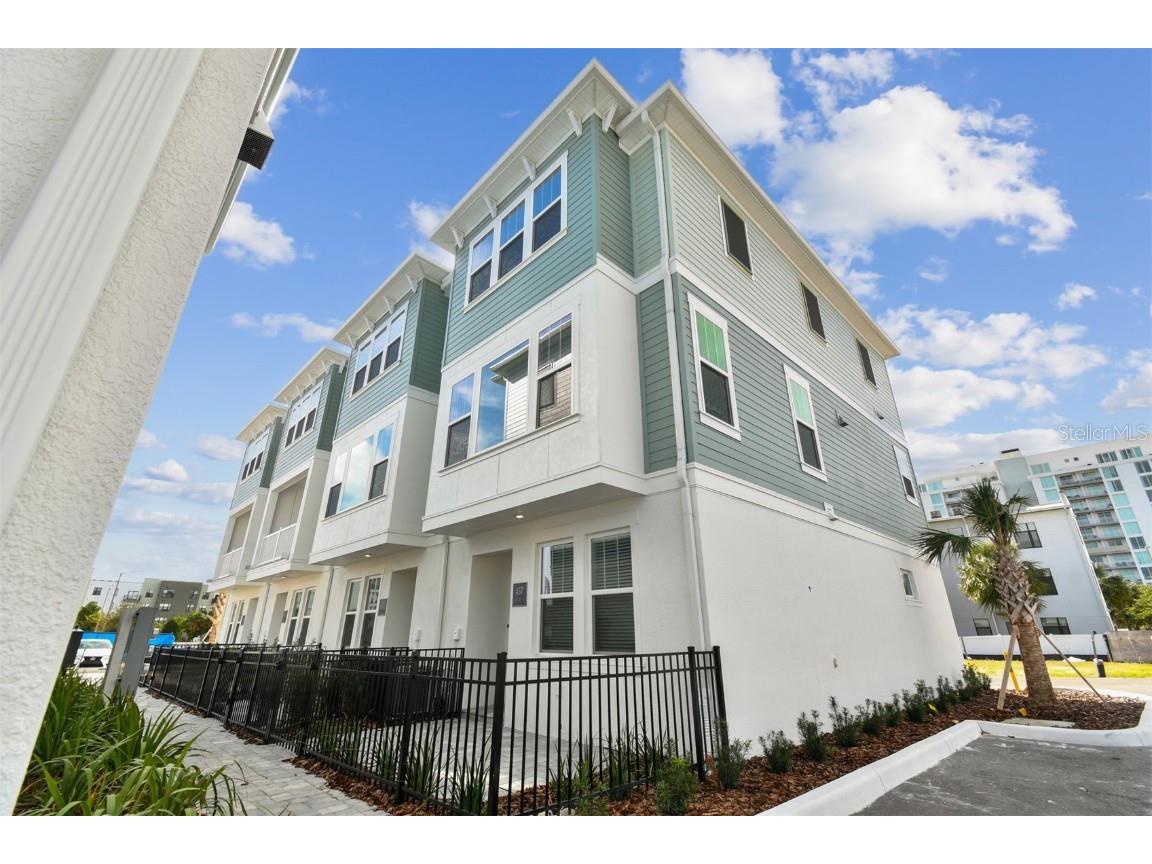 457 31st Way N Saint Petersburg FL 33713 TB8305759 image1