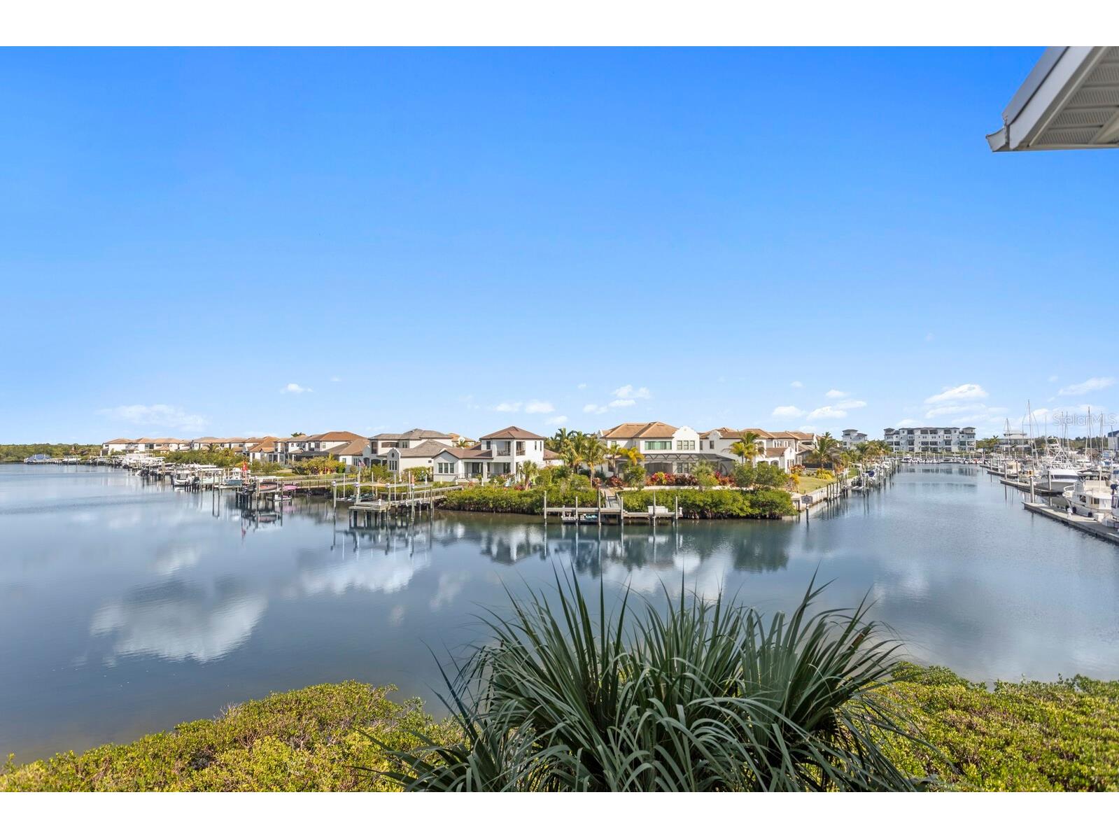 457 Bahia Beach Boulevard Ruskin FL 33570 A4677617 image1