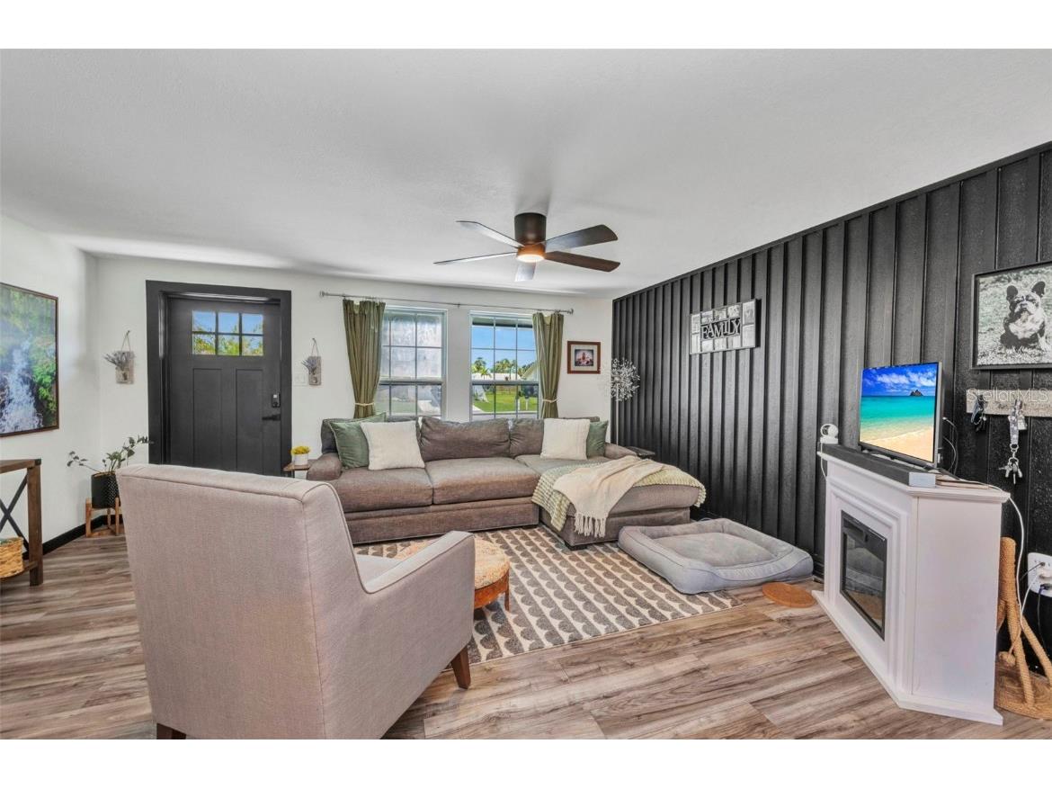 457 Glenridge Avenue NW Port Charlotte FL 33952 C7511213 image4