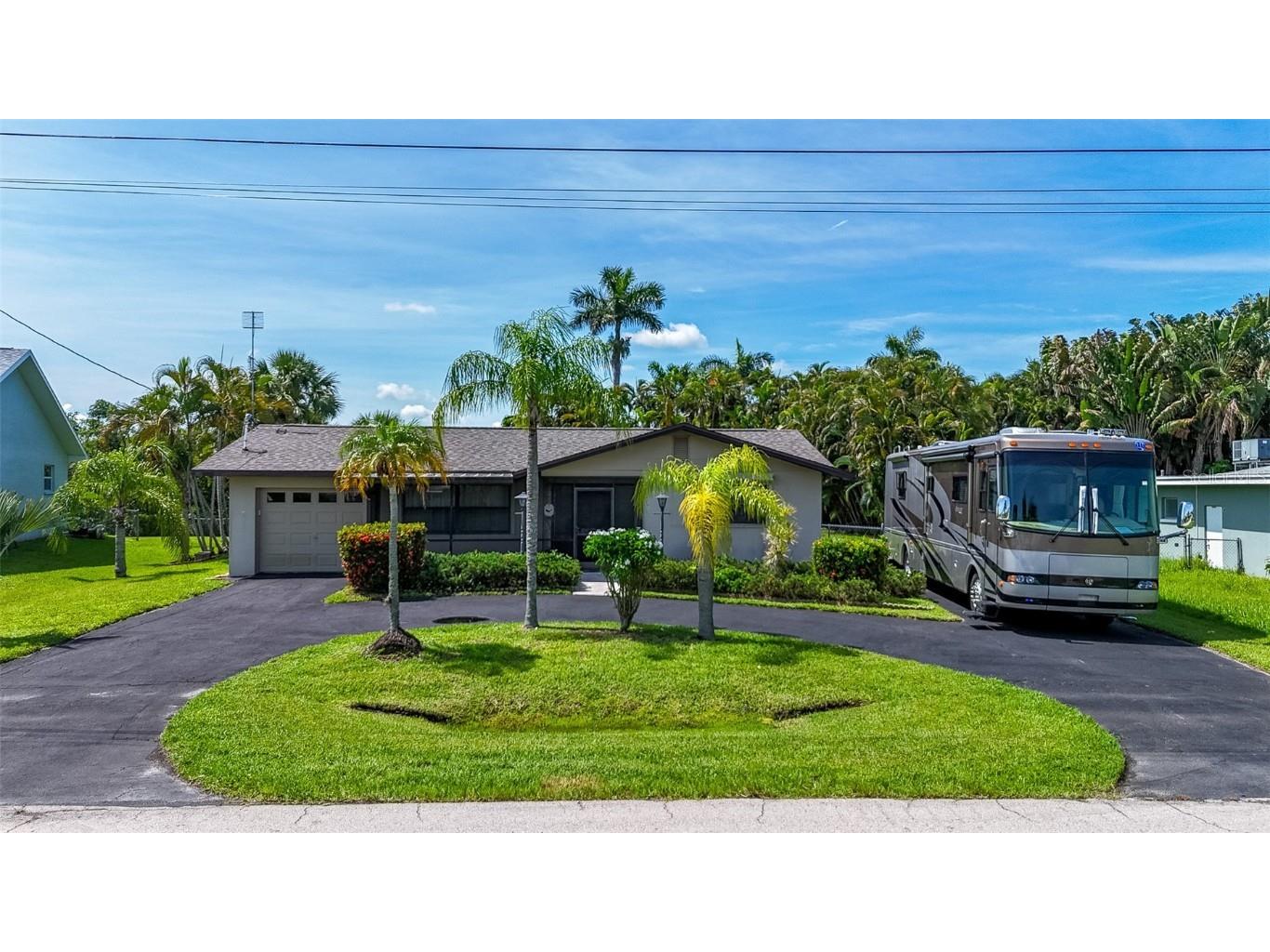 457 Grenier Drive North Fort Myers FL 33903 C7513467 image1