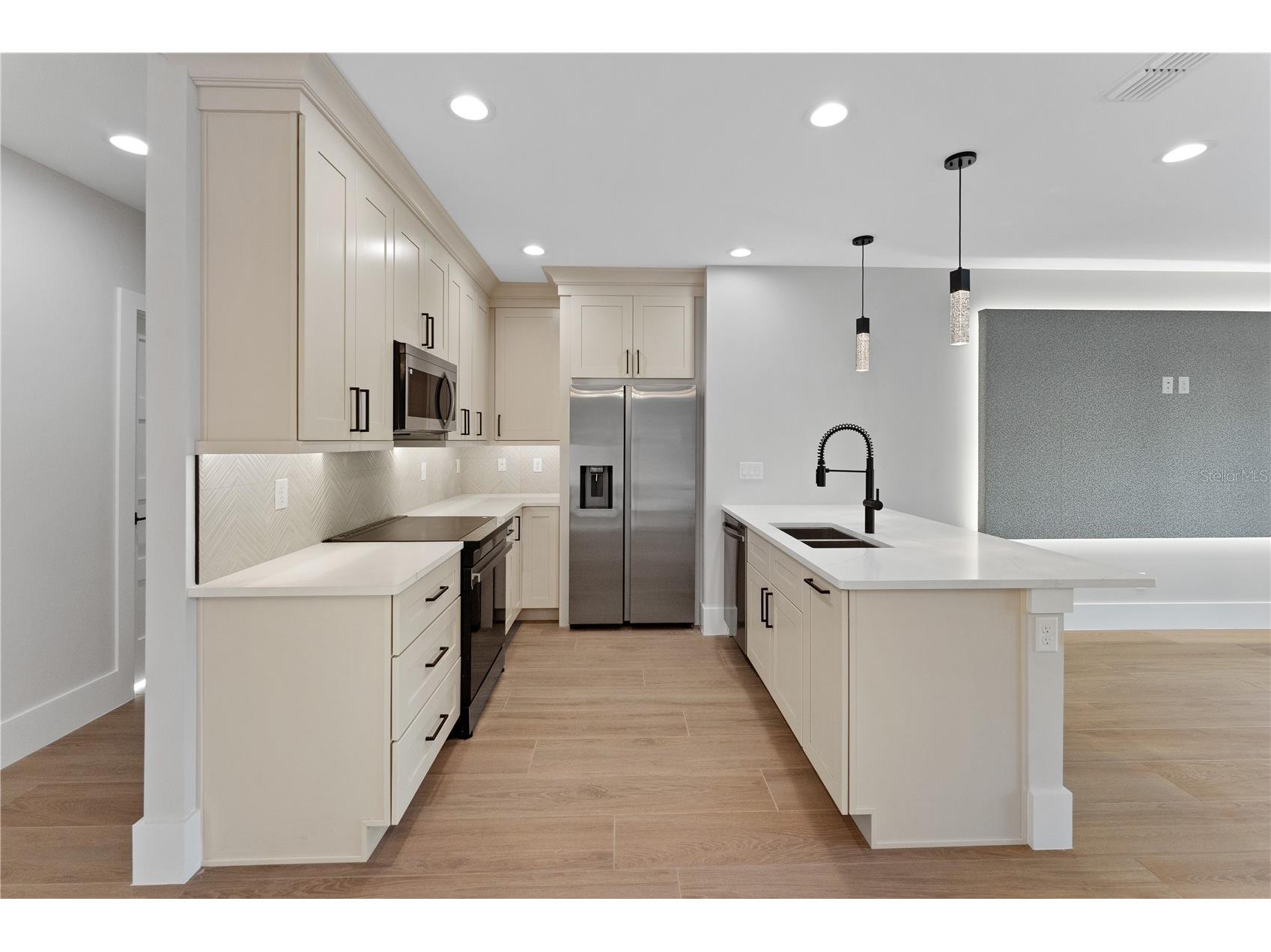 457 Riverview Avenue Sanford FL 32771 O6415125 image13