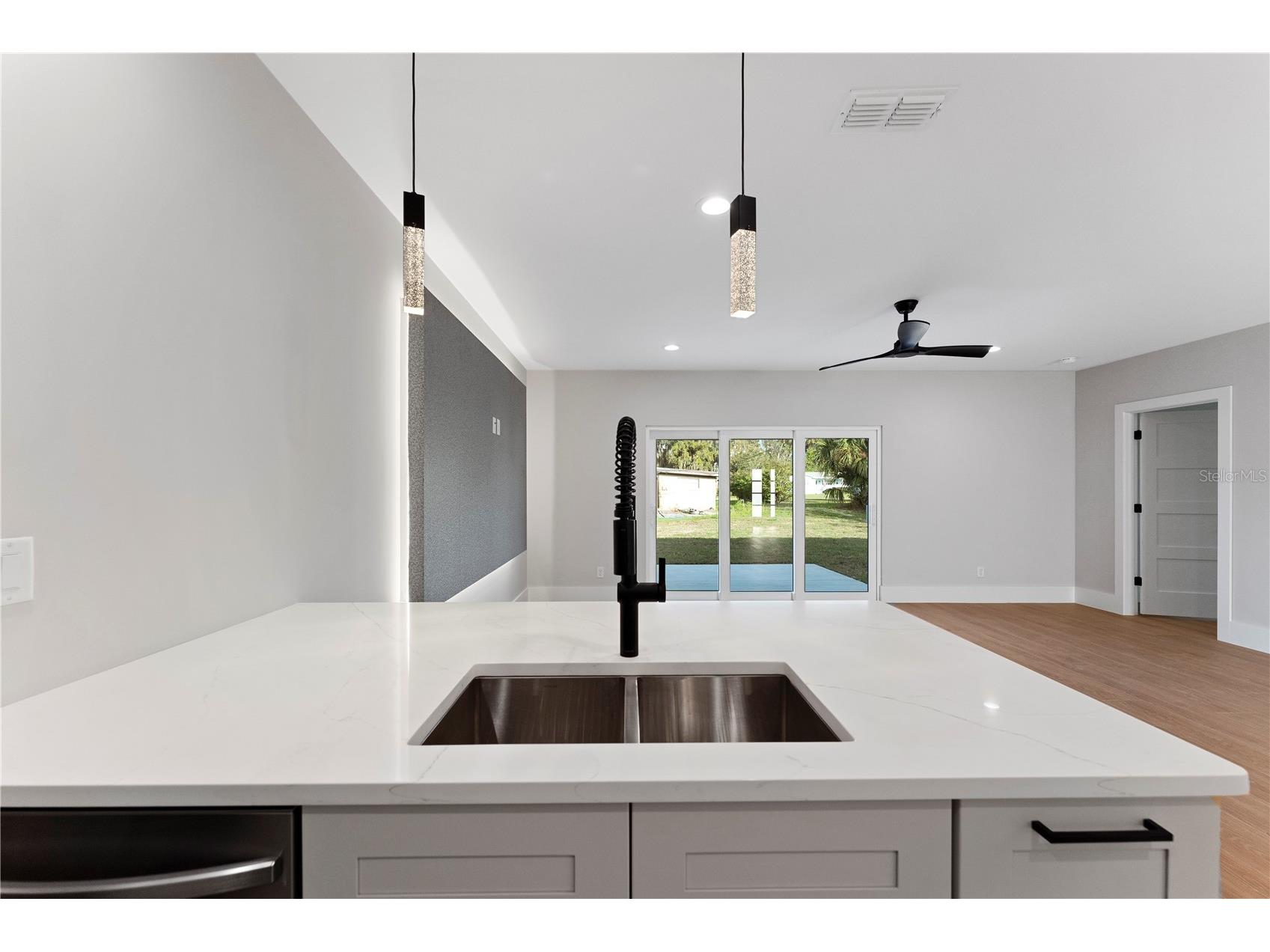 457 Riverview Avenue Sanford FL 32771 O6415125 image17