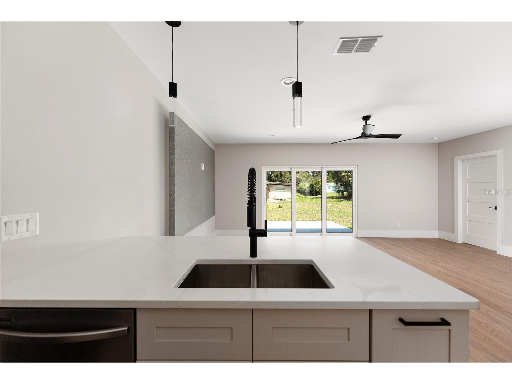 457 Riverview Avenue Sanford FL 32771 O6415125 image9