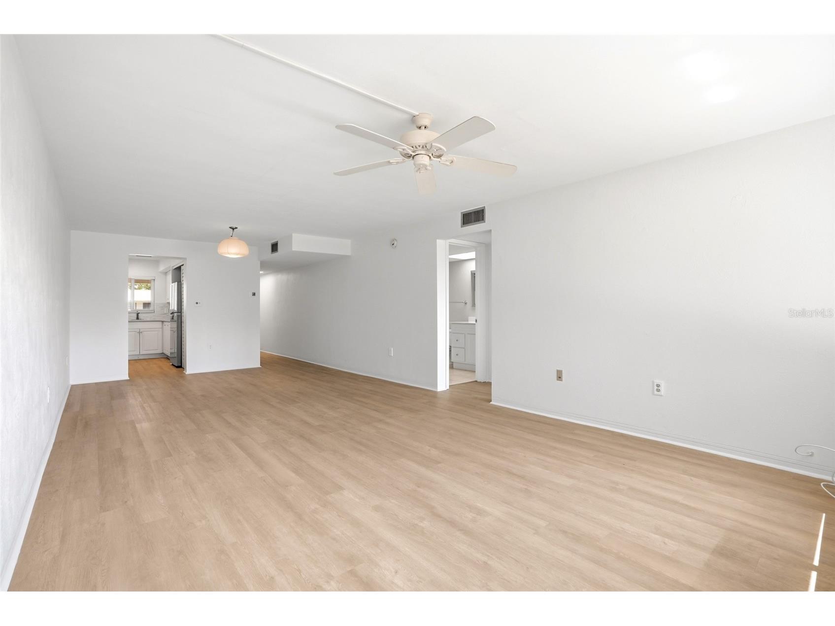 4570 Overlook Drive NE #284 Saint Petersburg FL 33703 TB8512726 image9