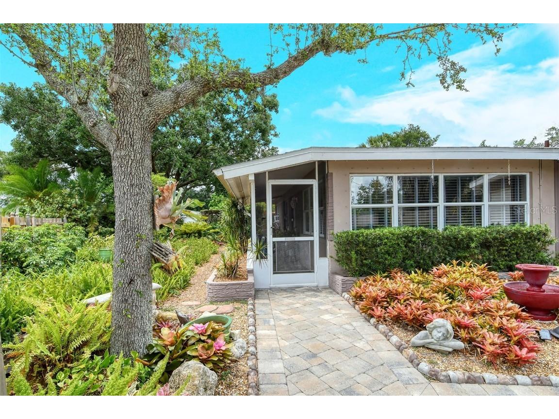 4571 Beacon Drive Sarasota FL 34232 A4562368 image1