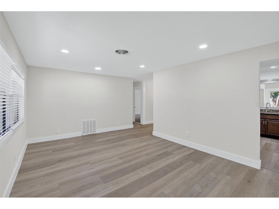 4573 20th Avenue N Saint Petersburg FL 33713 TB8454969 image4