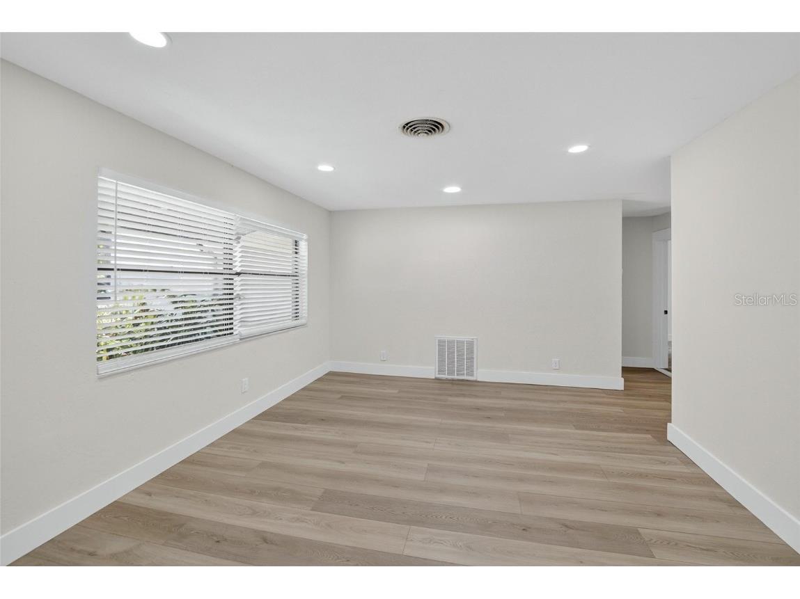 4573 20th Avenue N Saint Petersburg FL 33713 TB8454969 image5