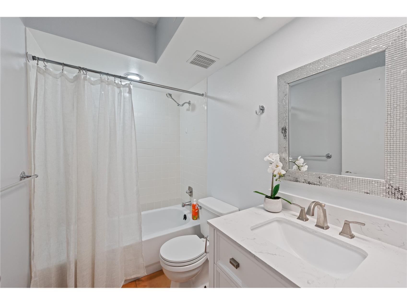 4574 Ringwood Meadow #4 Sarasota FL 34235 O6388000 image17