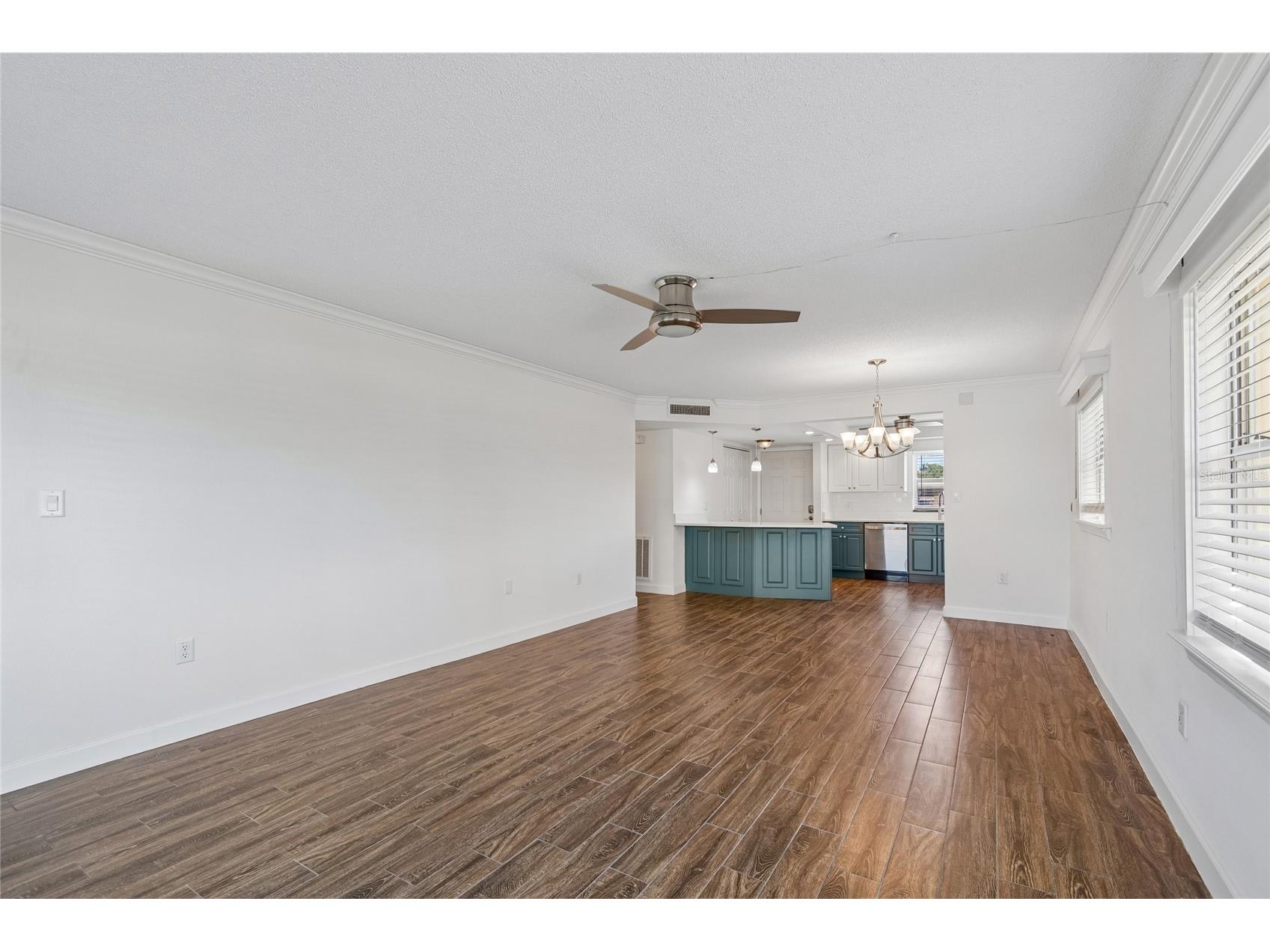 4575 Cove Circle #101 Saint Petersburg FL 33708 TB8528026 image17