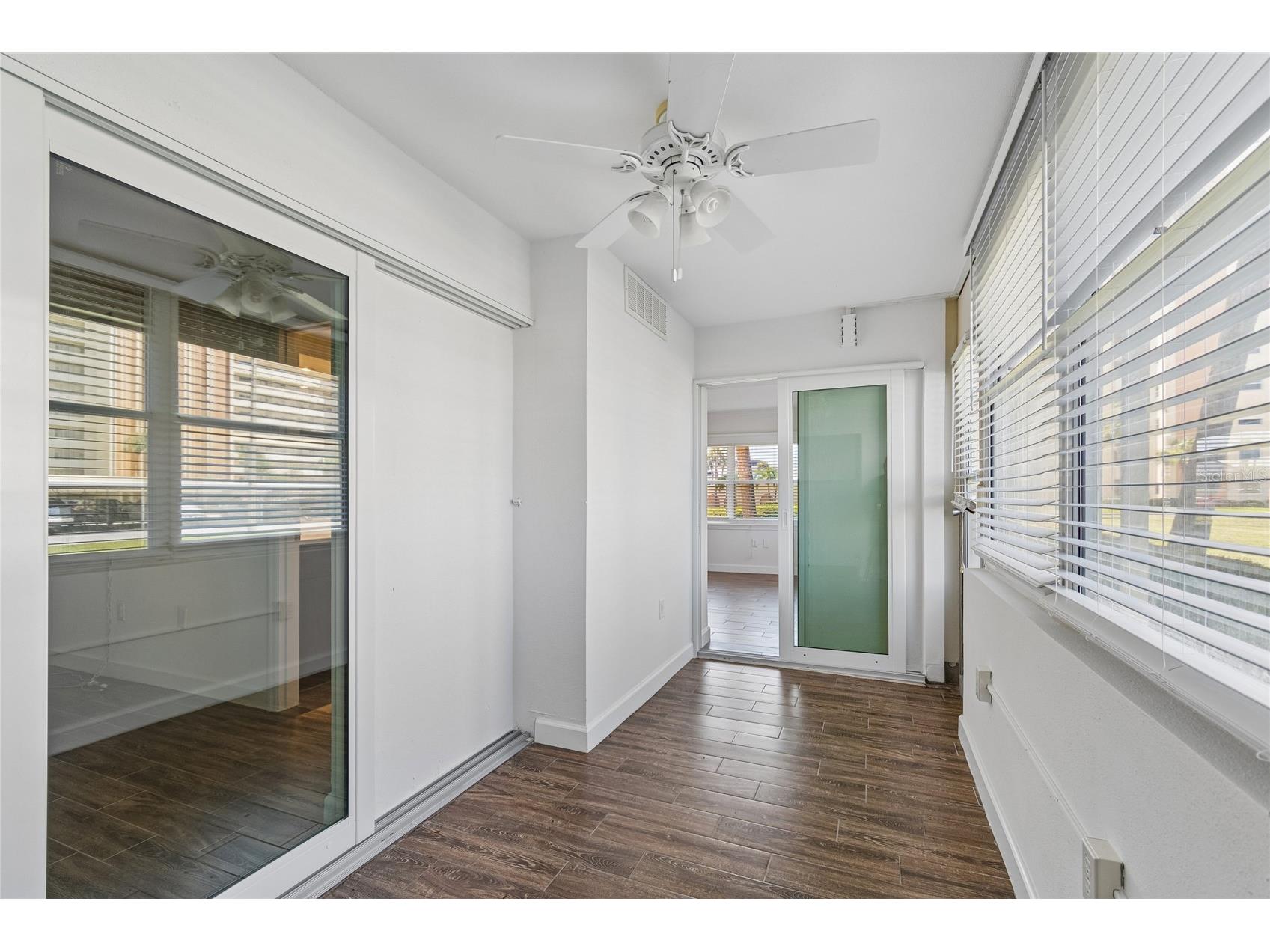 4575 Cove Circle #101 Saint Petersburg FL 33708 TB8528026 image21