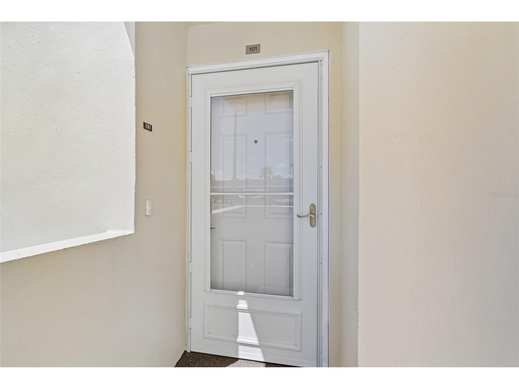 4575 Cove Circle #101 Saint Petersburg FL 33708 TB8528026 image3