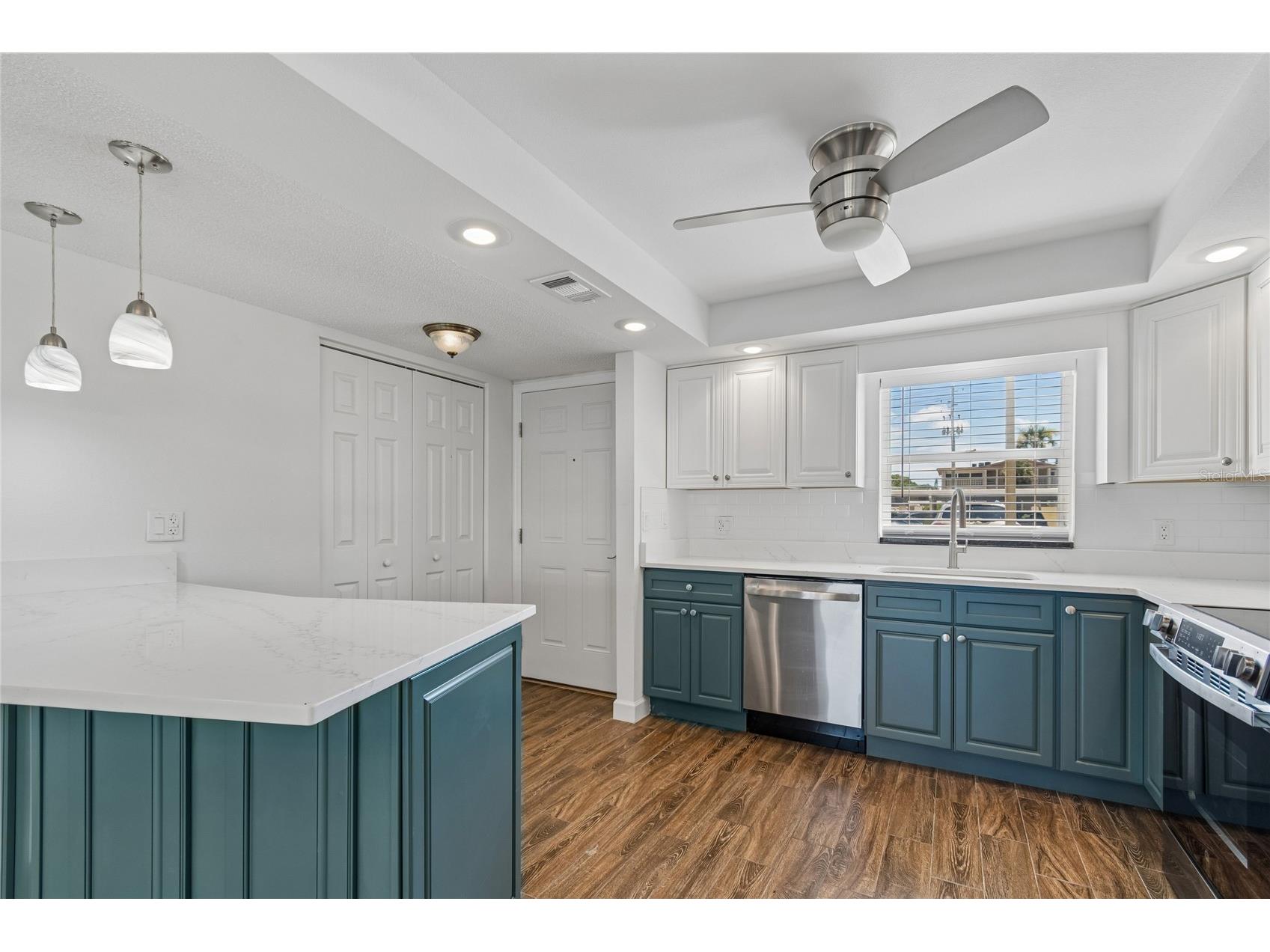 4575 Cove Circle #101 Saint Petersburg FL 33708 TB8528026 image7