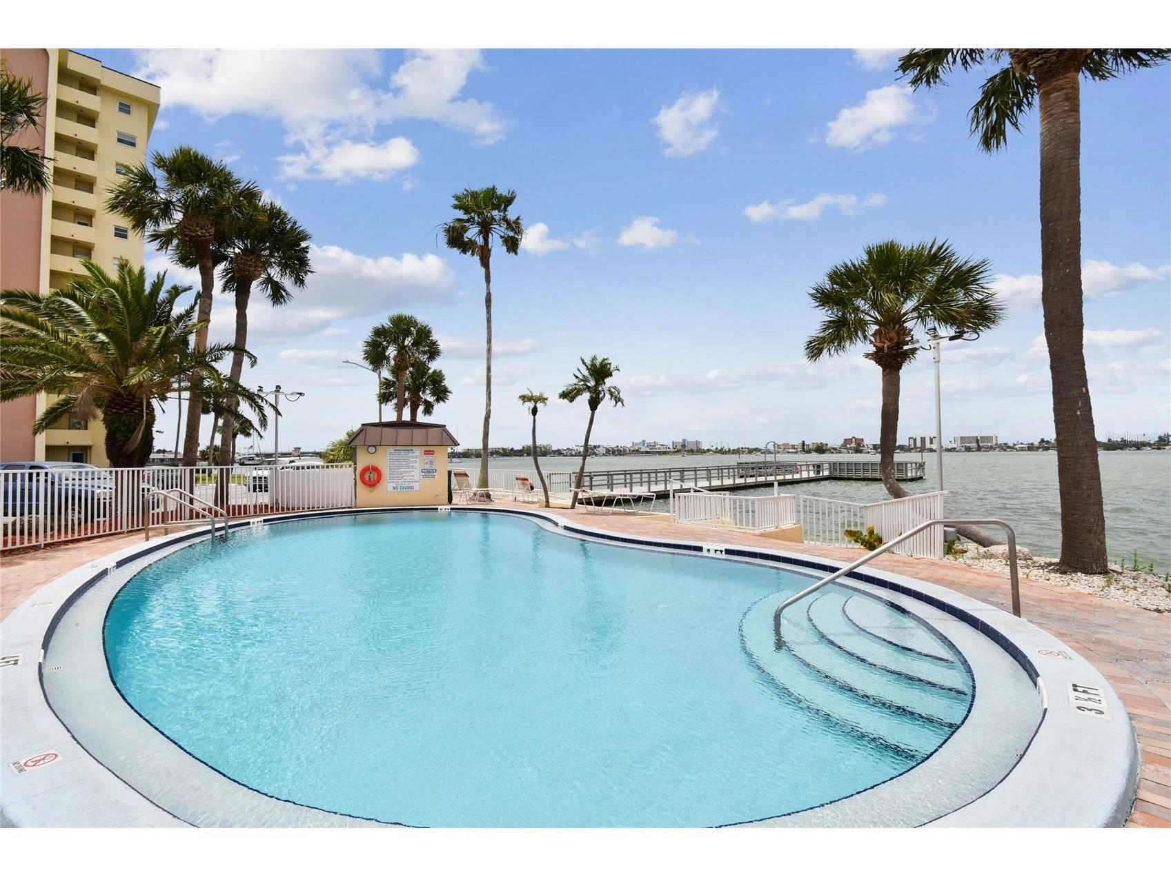 4575 Cove Circle #101 Saint Petersburg FL 33708 TB8528026 image70