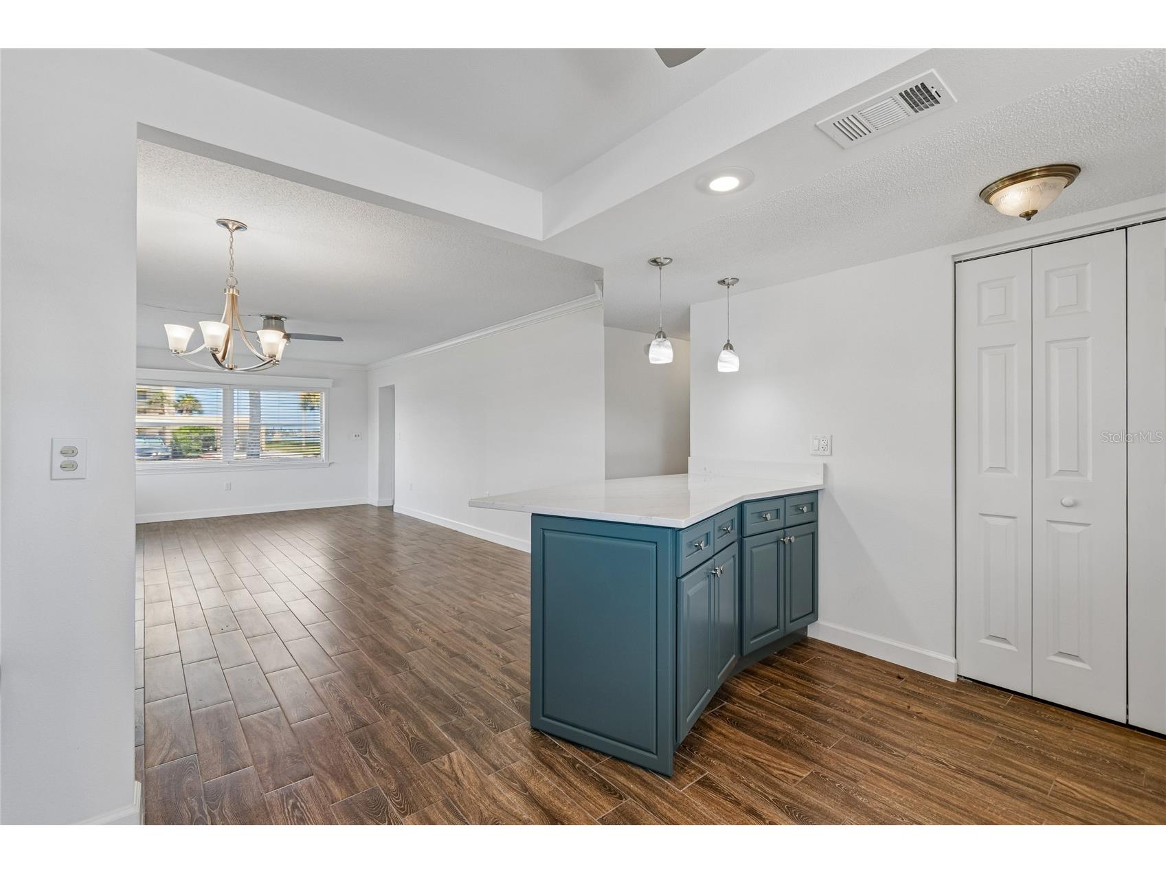 4575 Cove Circle #101 Saint Petersburg FL 33708 TB8528026 image8