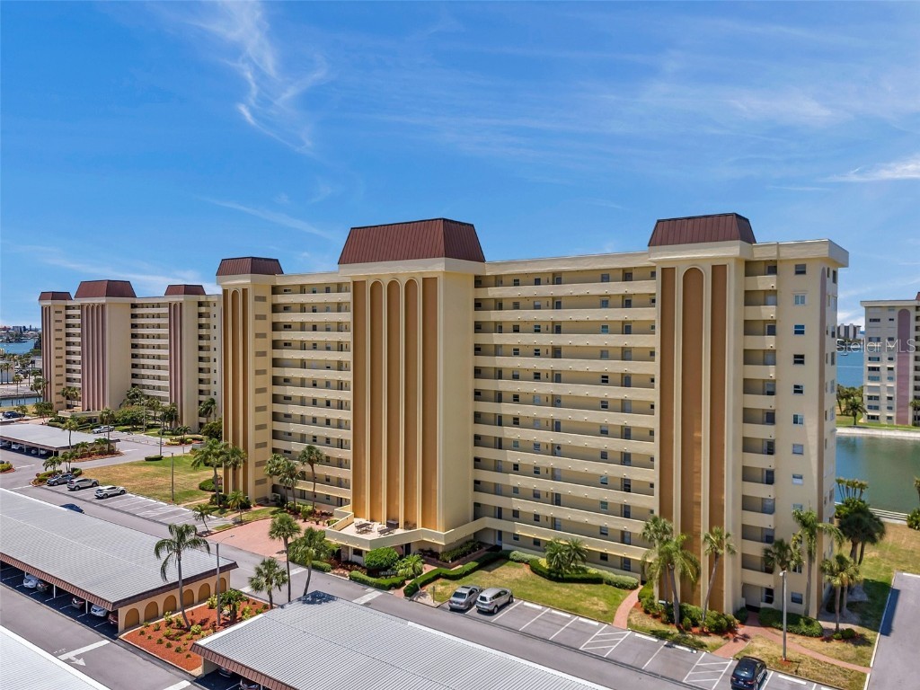 4575 Cove Circle #1101 Saint Petersburg FL 33708 T3533449 image1