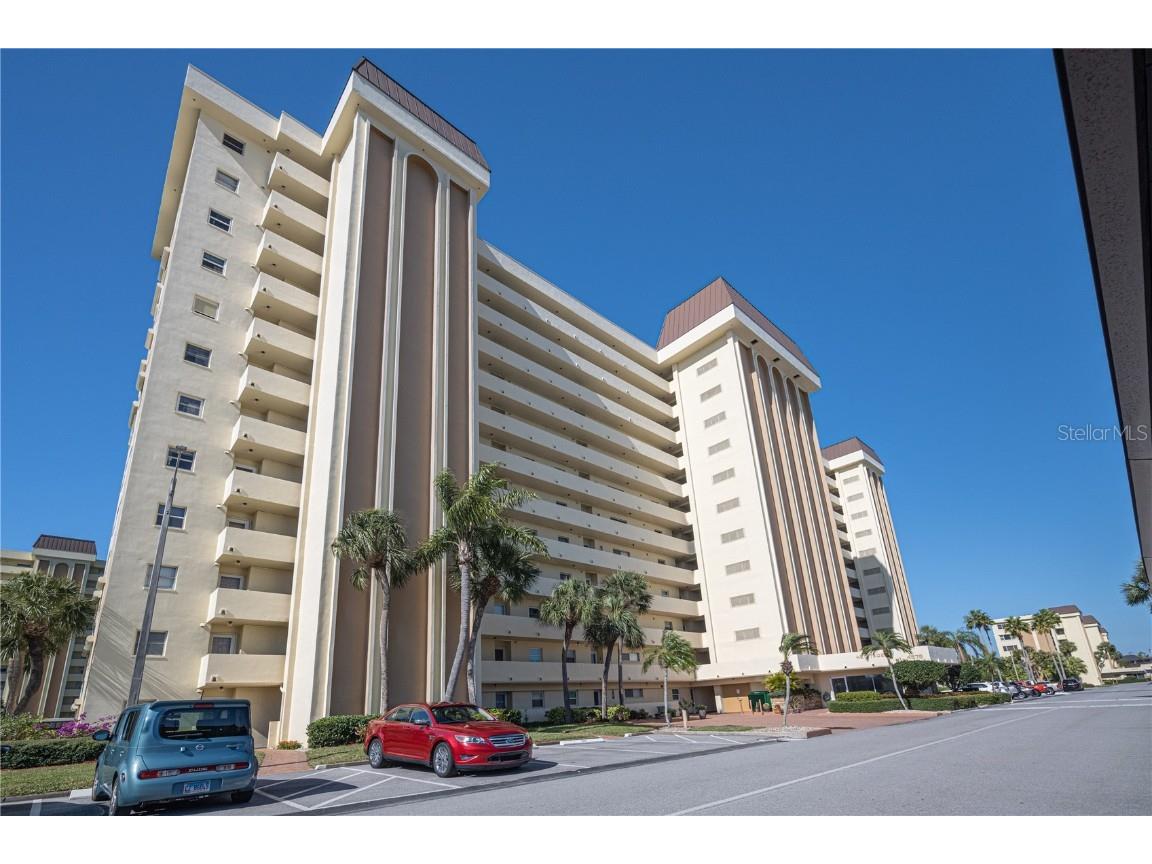 4575 Cove Circle #1105 Saint Petersburg FL 33708 U8191979 image1