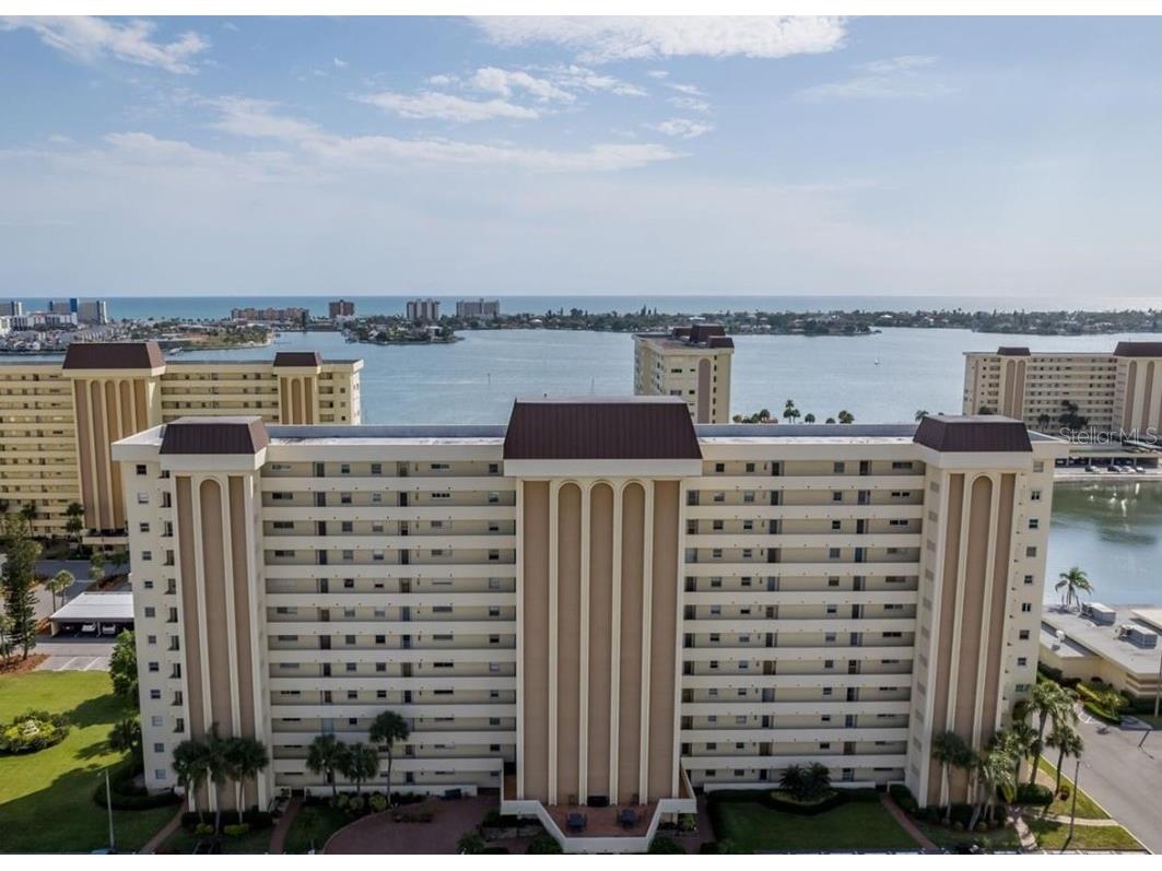 4575 Cove Circle #1208 Saint Petersburg FL 33708 - BOCA CIEGA BAY U8248859 image1