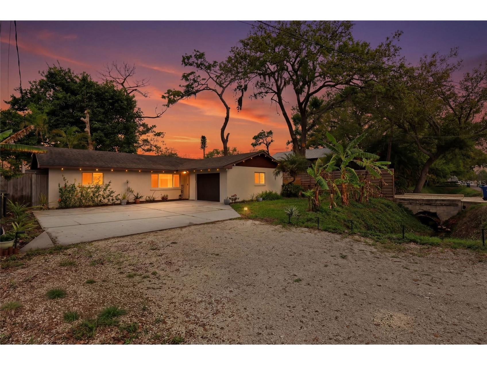 4576 Bliss Road Sarasota FL 34233 A4685762 image1