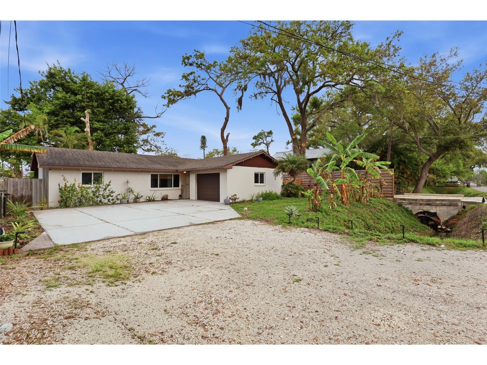 4576 Bliss Road Sarasota FL 34233 A4685762 image2