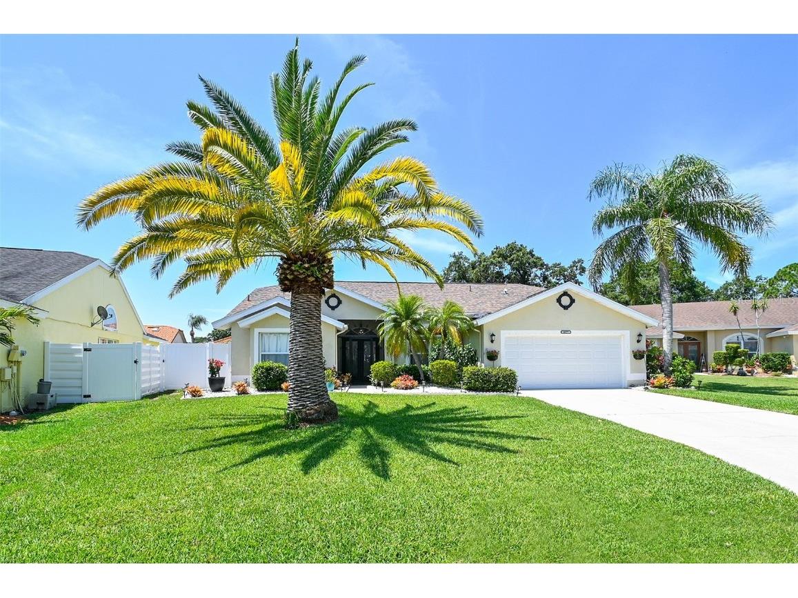 4577 Dover St Cir E Bradenton FL 34203 A4572050 image1