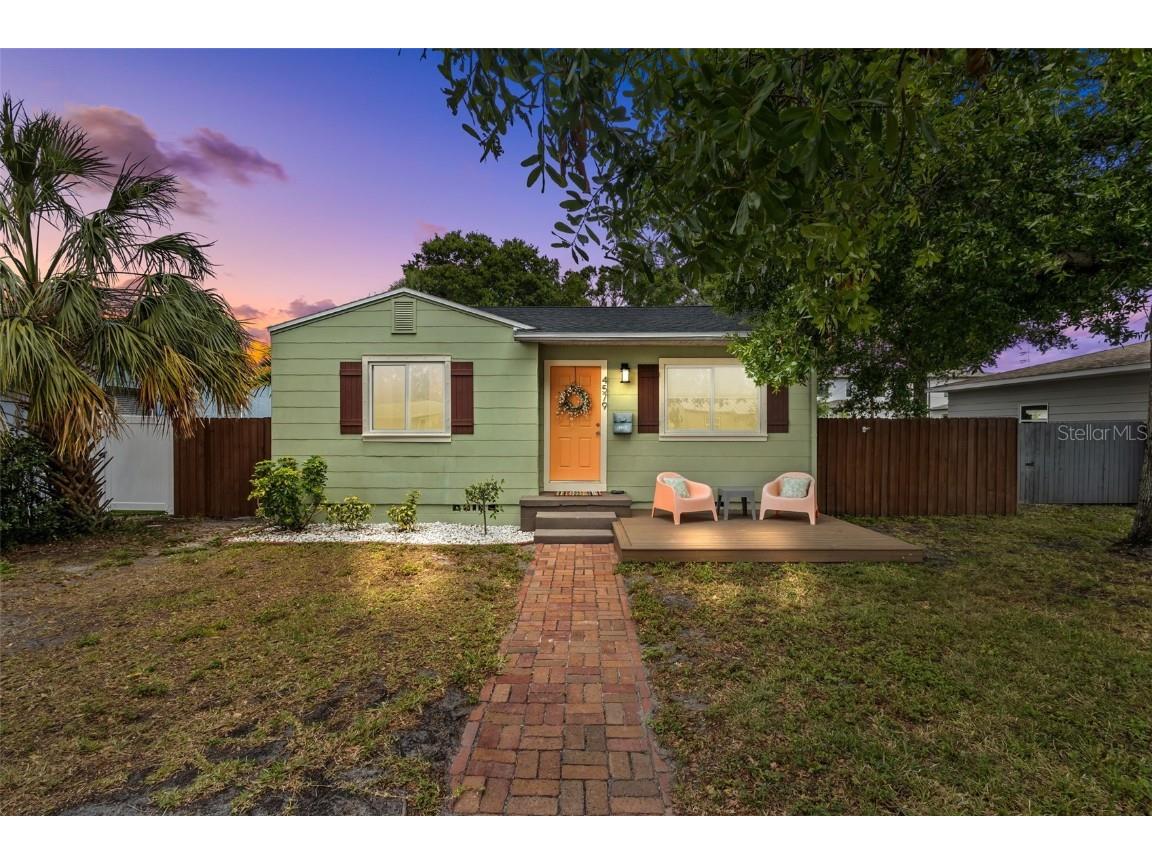 4579 10th Avenue N Saint Petersburg FL 33713 TB8371727 image1