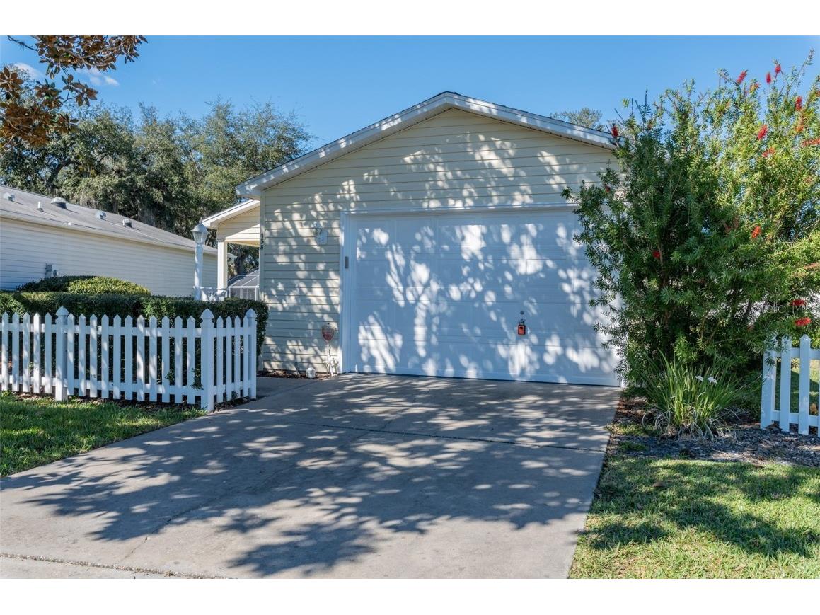 458 Hildalgo Drive The Villages FL 32159 G5077812 image1