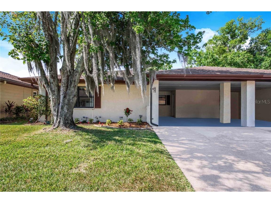 458 Lake Carolyn Circle Lakeland FL 33813 L4944566 image1