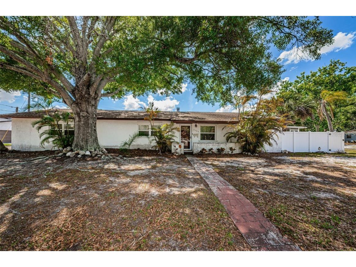 4580 5th Street N Saint Petersburg FL 33703 U8199523 image1