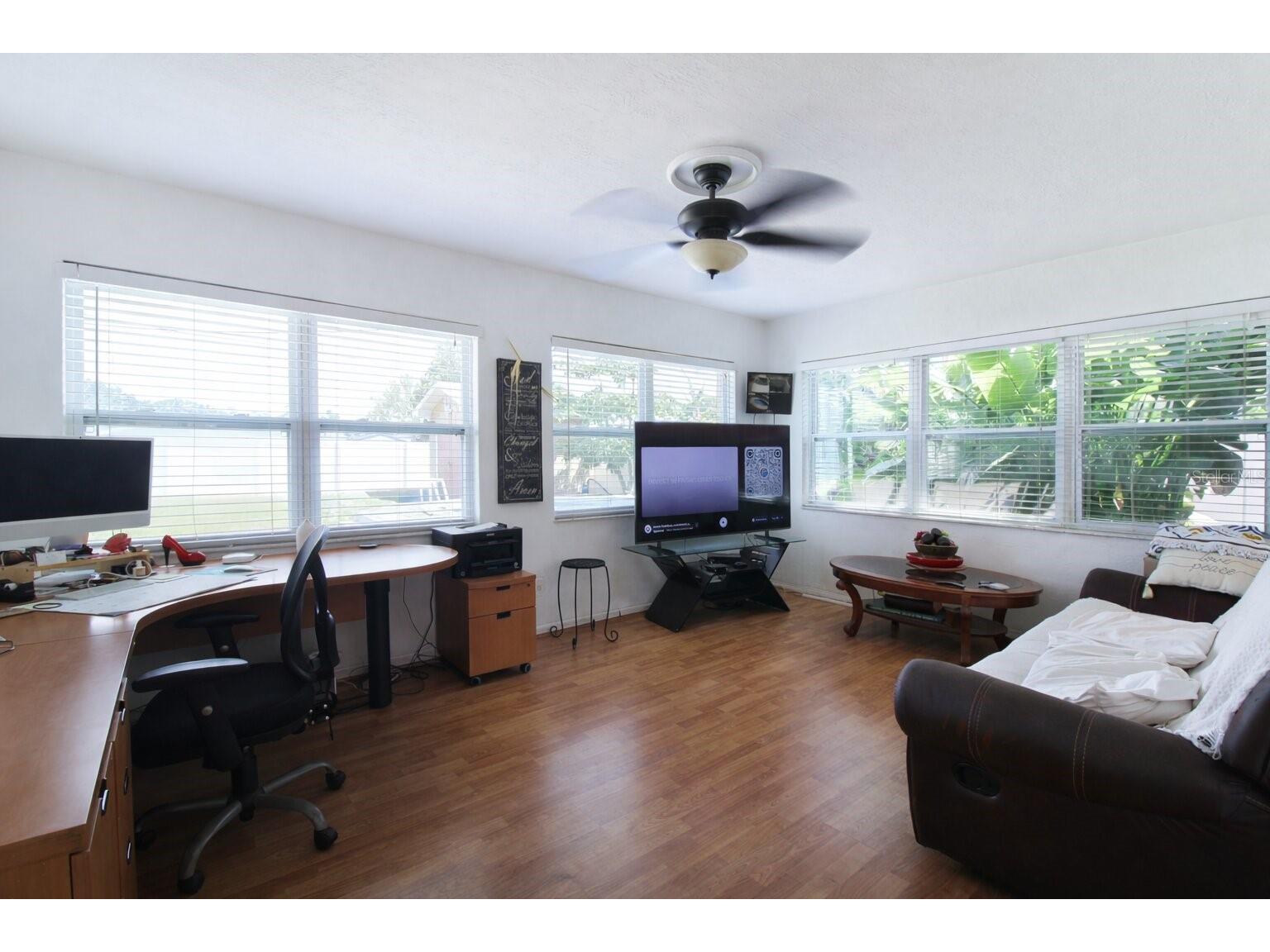 4581 21st Avenue N Saint Petersburg FL 33713 TB8503960 image10