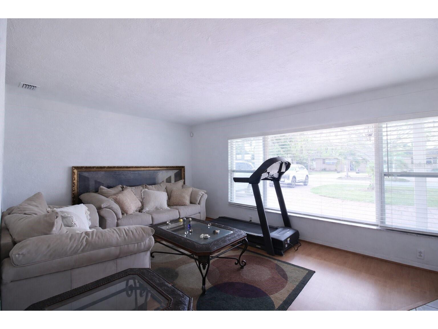 4581 21st Avenue N Saint Petersburg FL 33713 TB8503960 image12