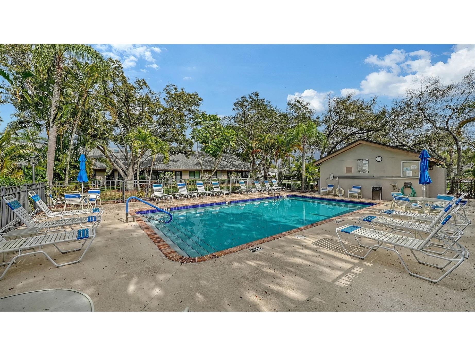 4581 Kingsmere #29 Sarasota FL 34235 A4692855 image42