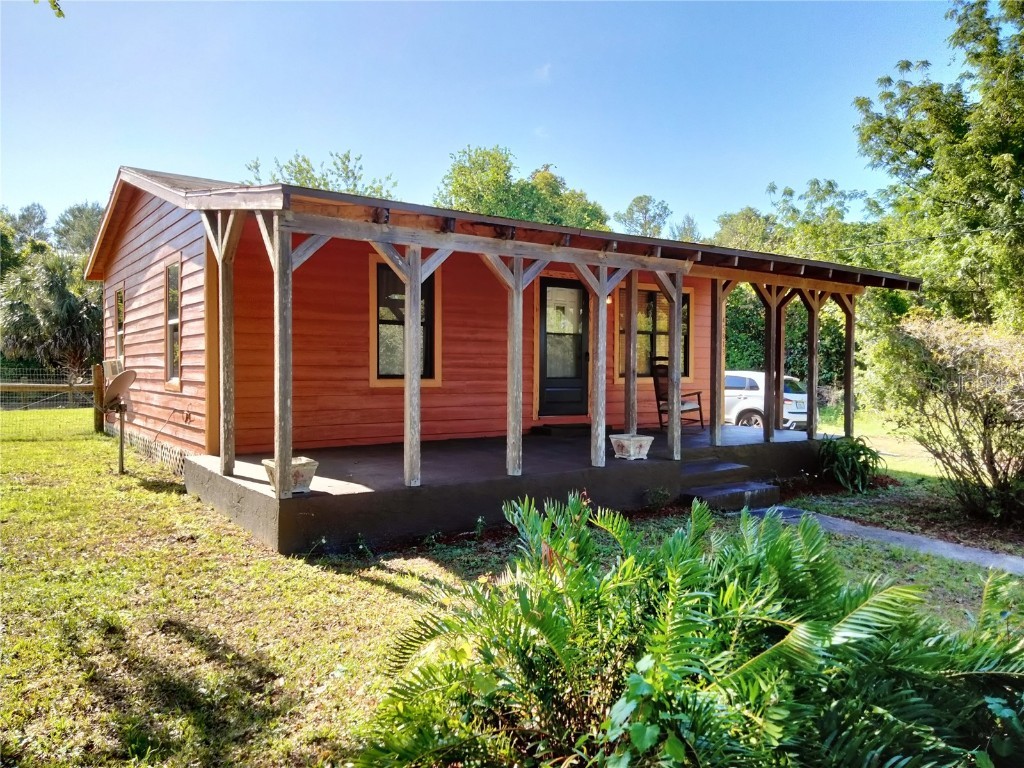 45813 Cedar Street Paisley FL 32767 V4930837 image1