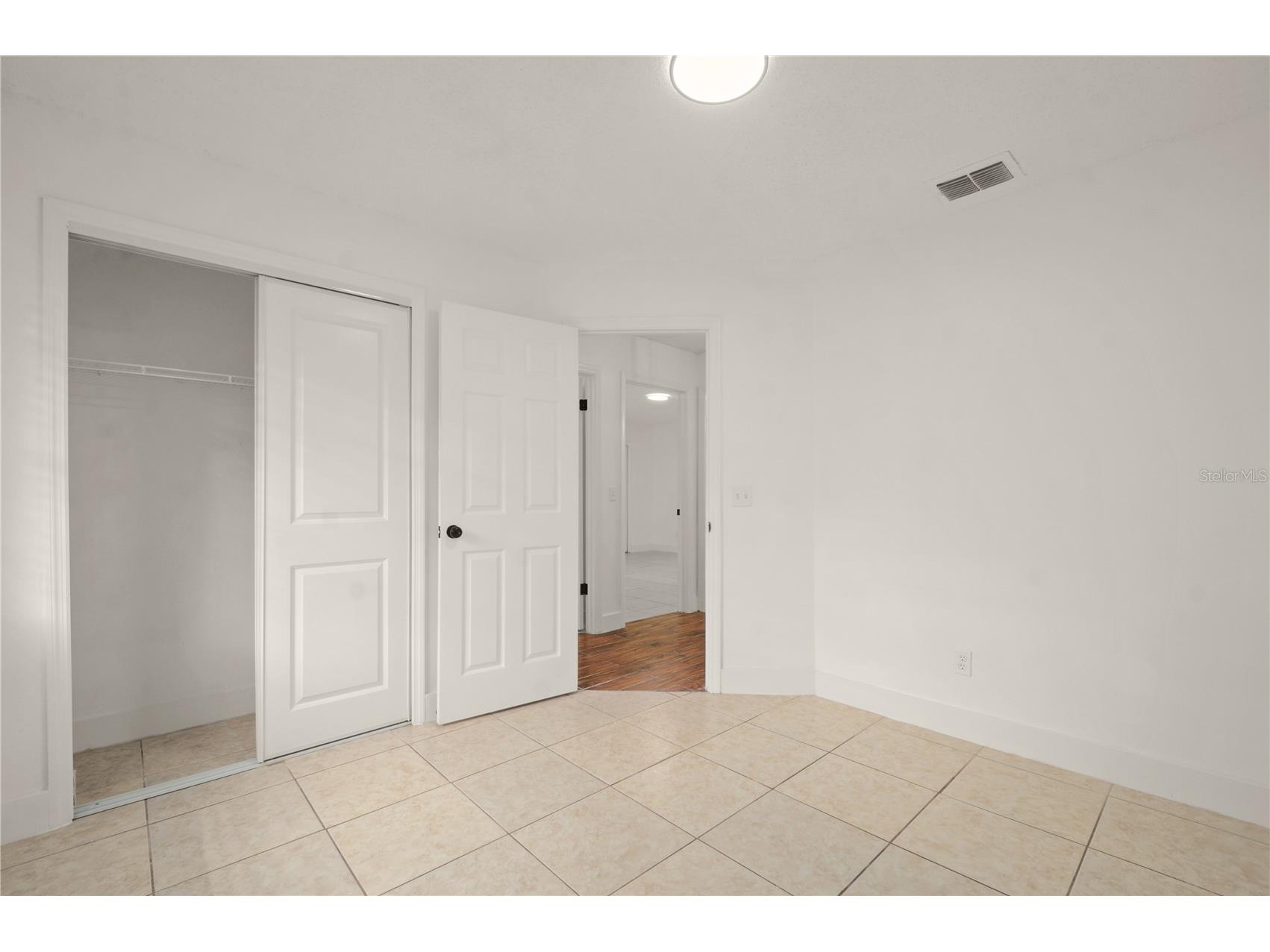 4583 Heritage Oak Drive Orlando FL 32808 O6401937 image18
