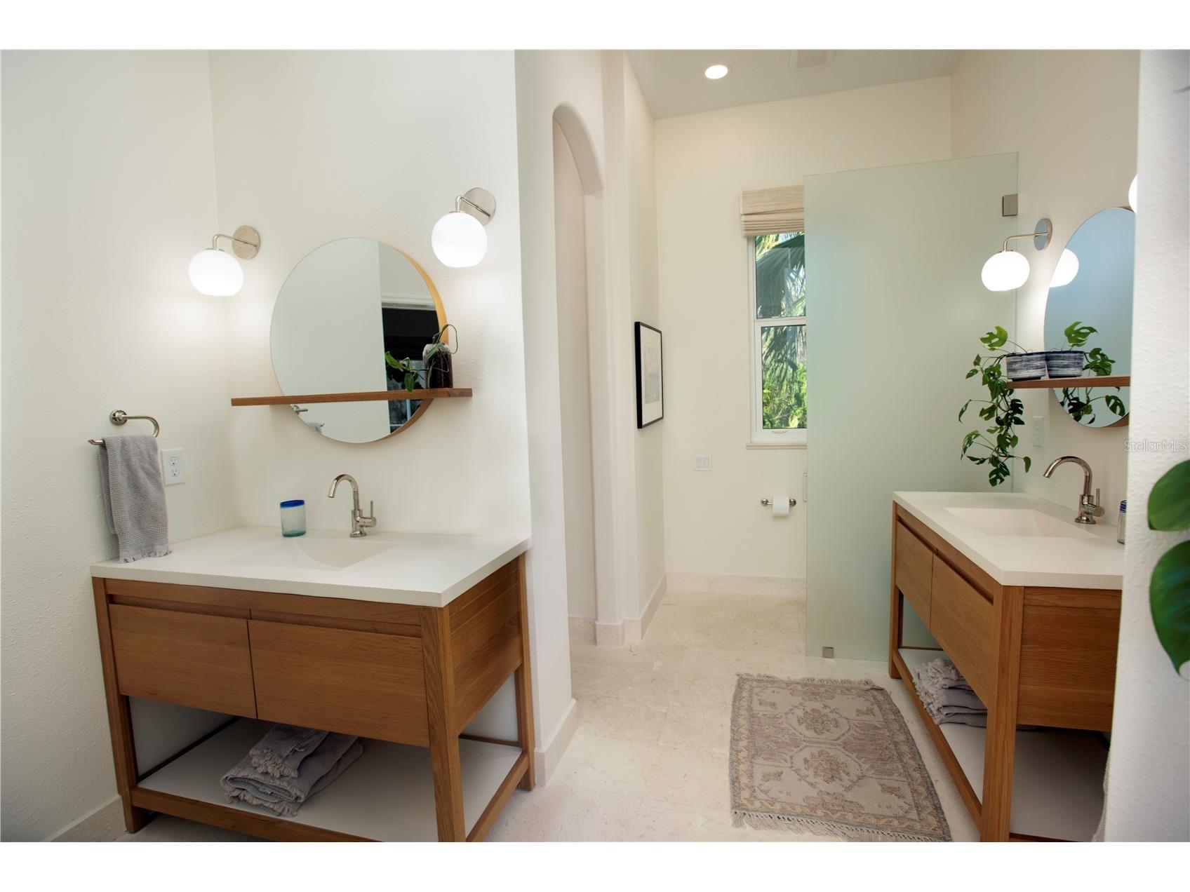 4586 Del Sol Boulevard S Sarasota FL 34243 A4682853 image24