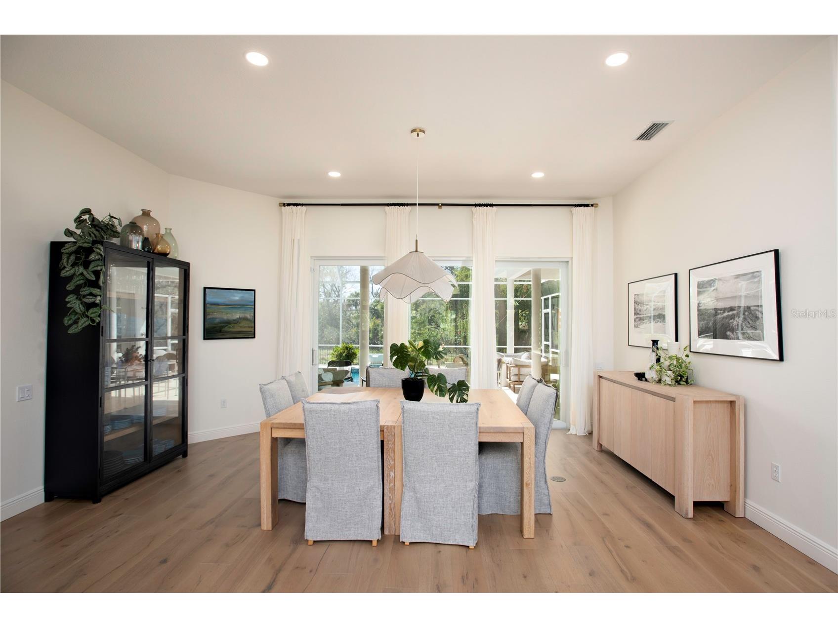 4586 Del Sol Boulevard S Sarasota FL 34243 A4682853 image9