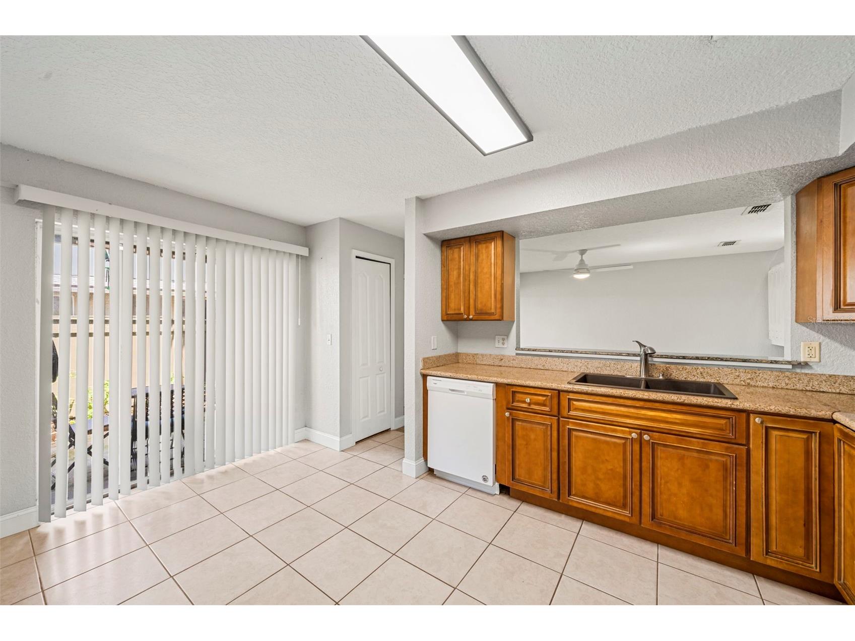 4586 Pheasant Run Drive #6B Orlando FL 32808 O6414496 image8