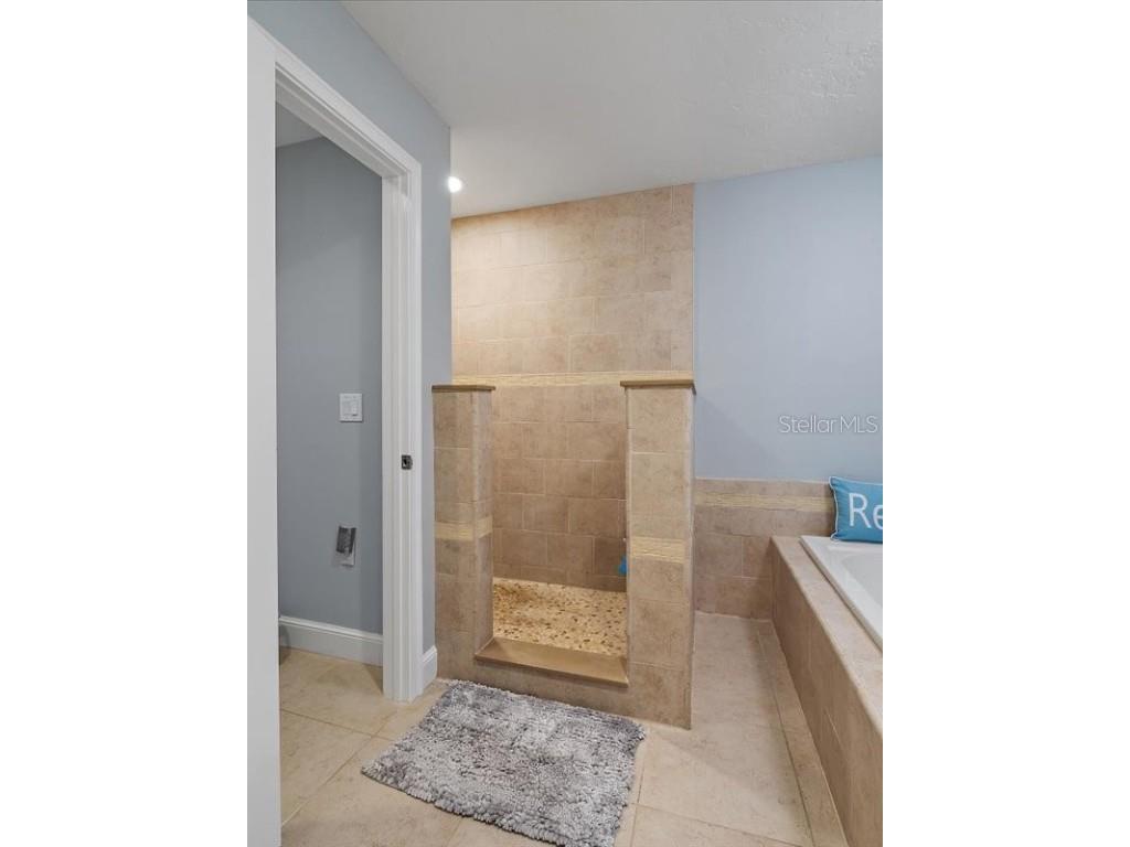 4588 Baycedar Lane Sarasota FL 34241 TB8353985 image16