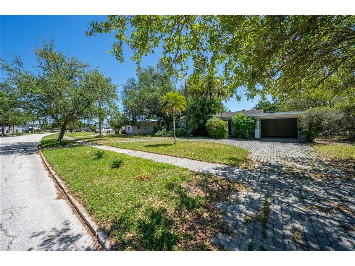 459 Bayview Drive NE Saint Petersburg FL 33704 TB8498427 image3