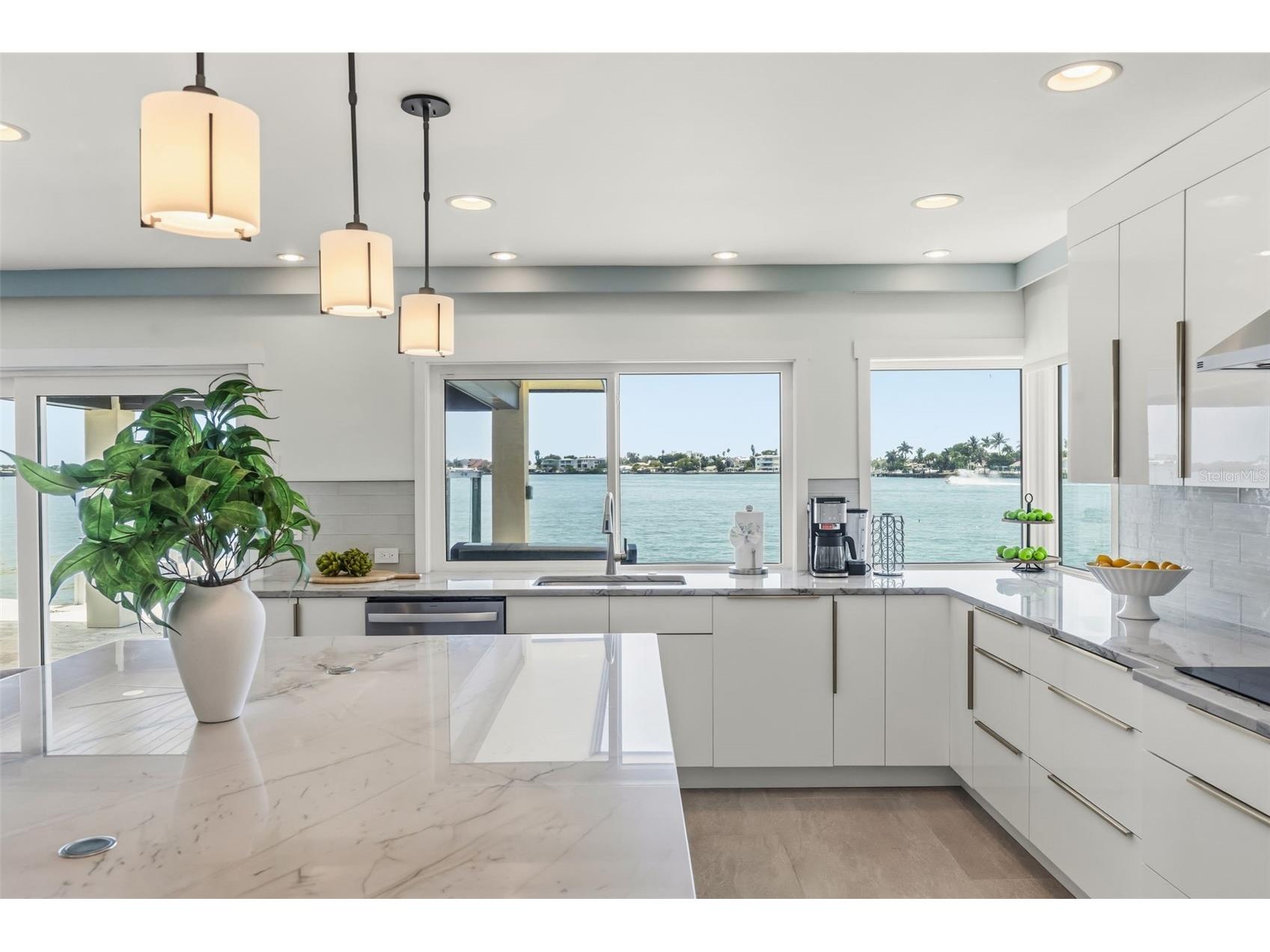 4598 Clearwater Harbor Drive S Largo FL 33770 O6421251 image16