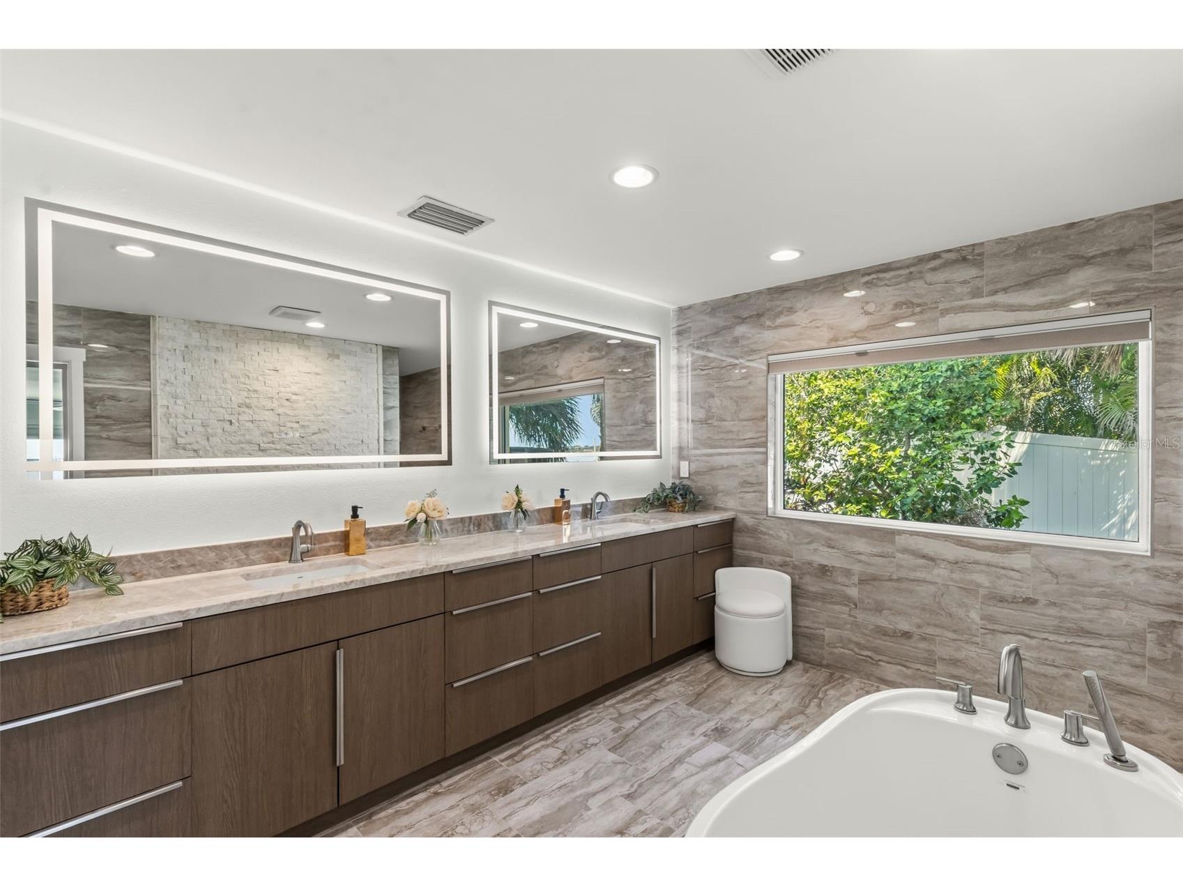 4598 Clearwater Harbor Drive S Largo FL 33770 O6421251 image25