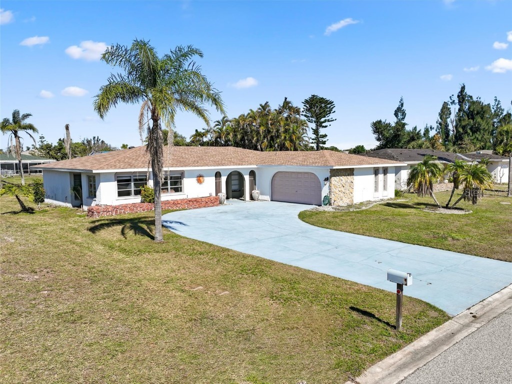 46 Annapolis Lane Rotonda West FL 33947 C7487712 image1