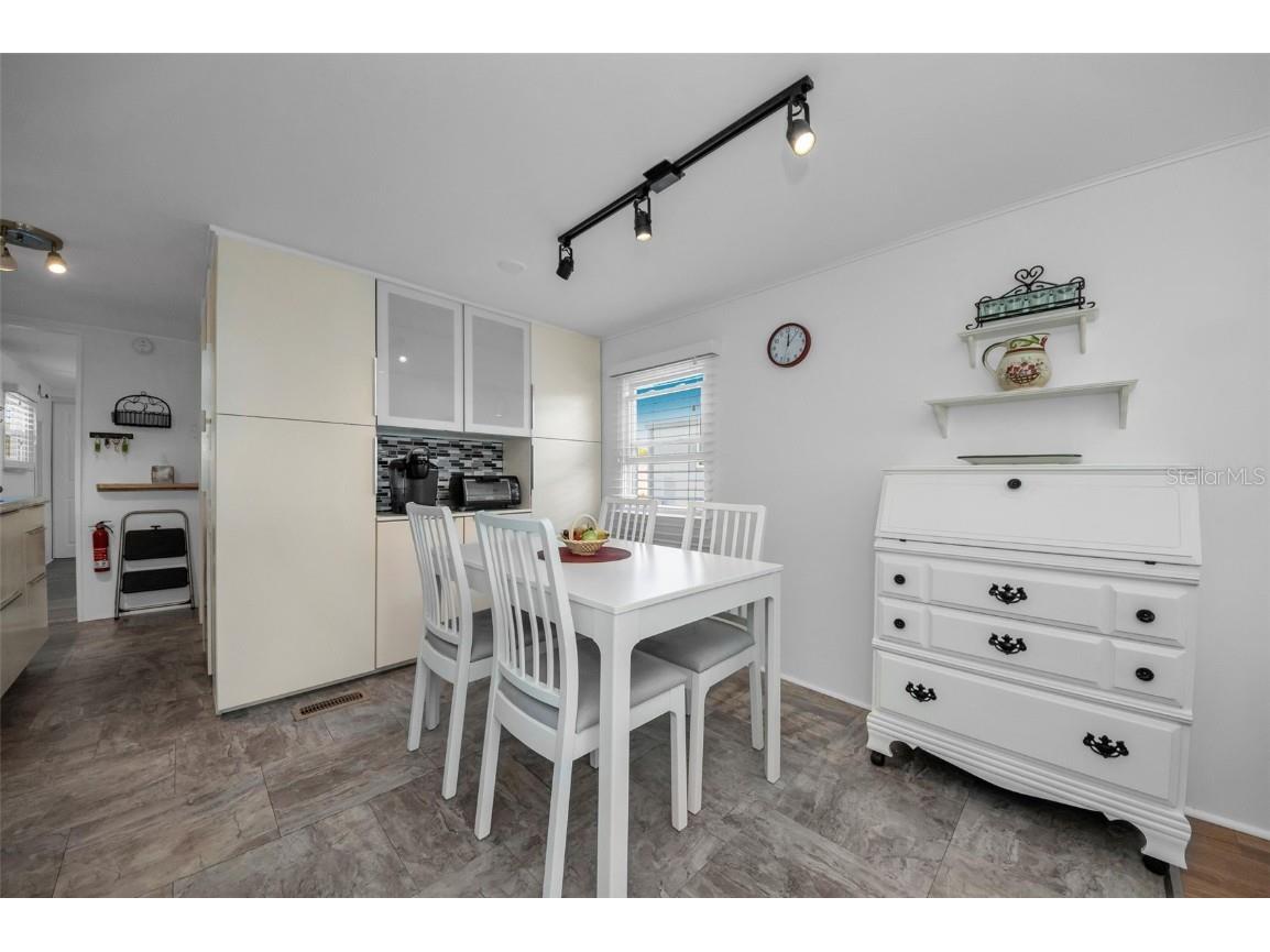 46 Drury Lane Tarpon Springs FL 34689 TB8447903 image23