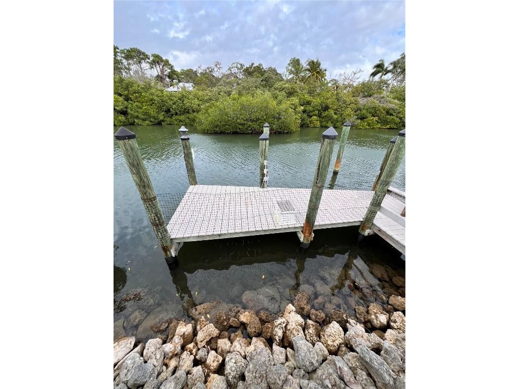 46 Starboard Drive Venice FL 34285 - Canal A4592279 image1