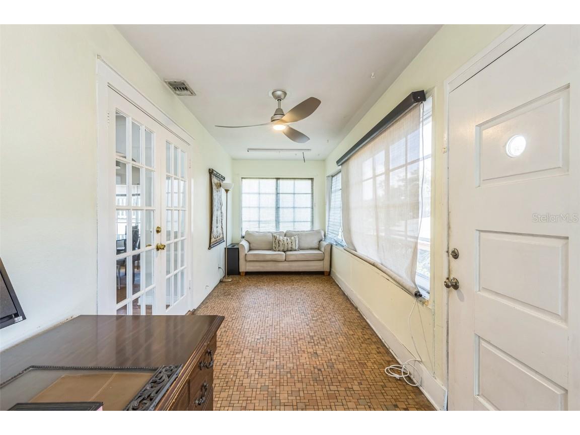 460 15th Avenue N Saint Petersburg FL 33704 TB8405347 image10