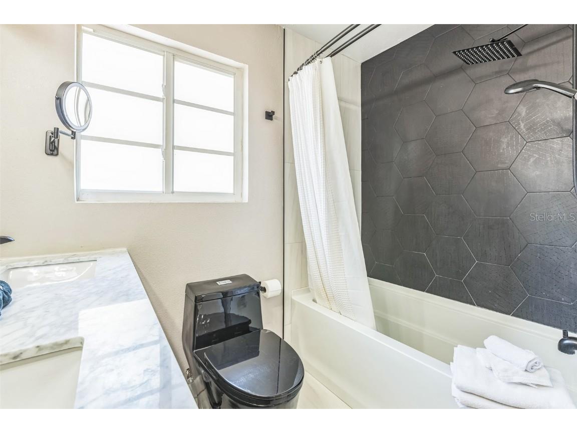 460 15th Avenue N Saint Petersburg FL 33704 TB8405347 image7