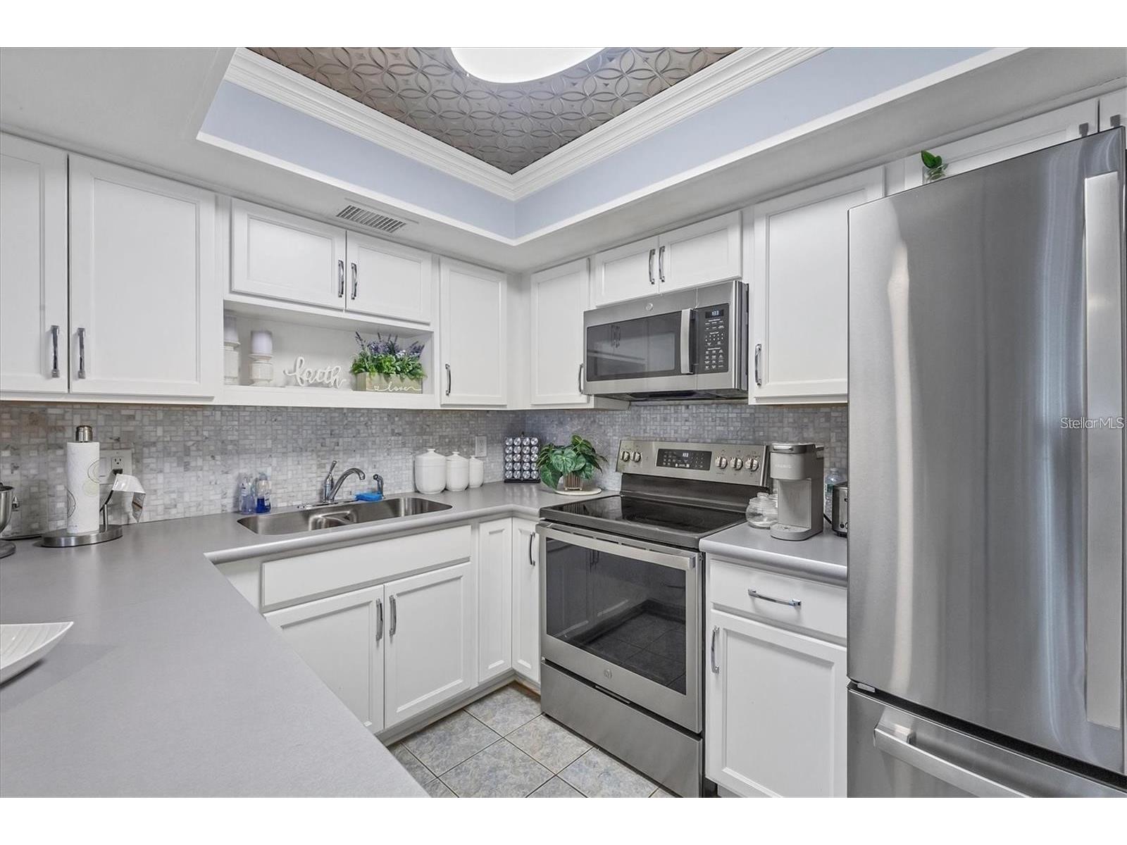 460 Base Avenue E #113 Venice FL 34285 N6142467 image17