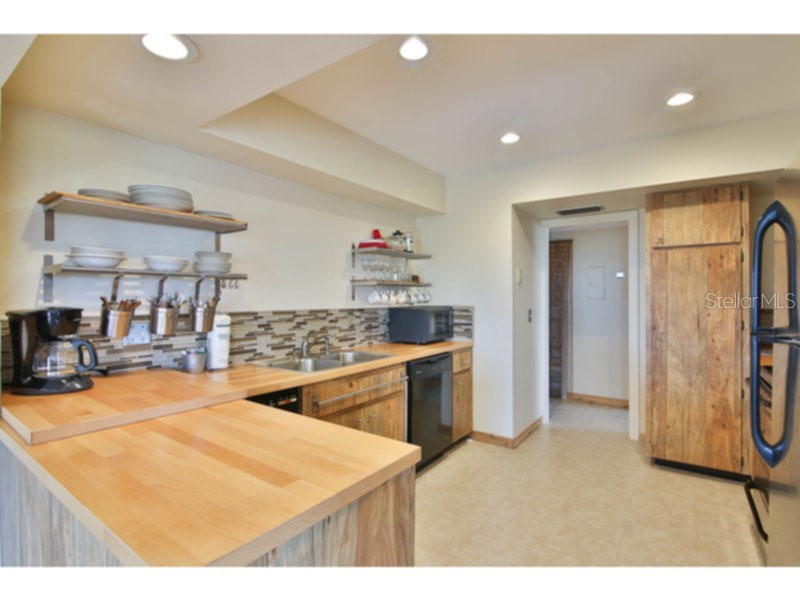 460 Beach Road #A1 Sarasota FL 34242 A4481650 image8