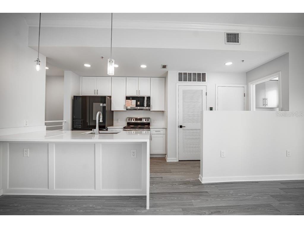 460 E Jackson Street #2 Orlando FL 32801 R4910697 image8