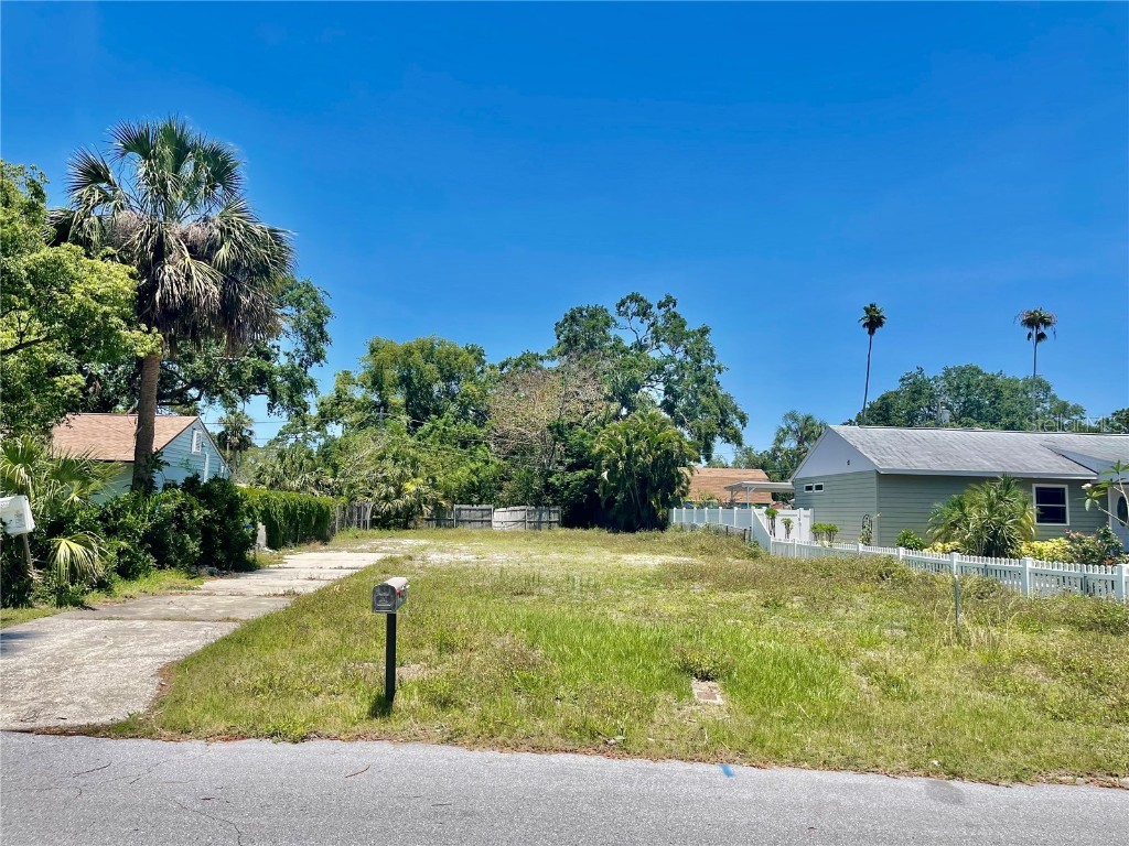 460 Hibiscus Lane N Dunedin FL 34698 TB8387231 image1