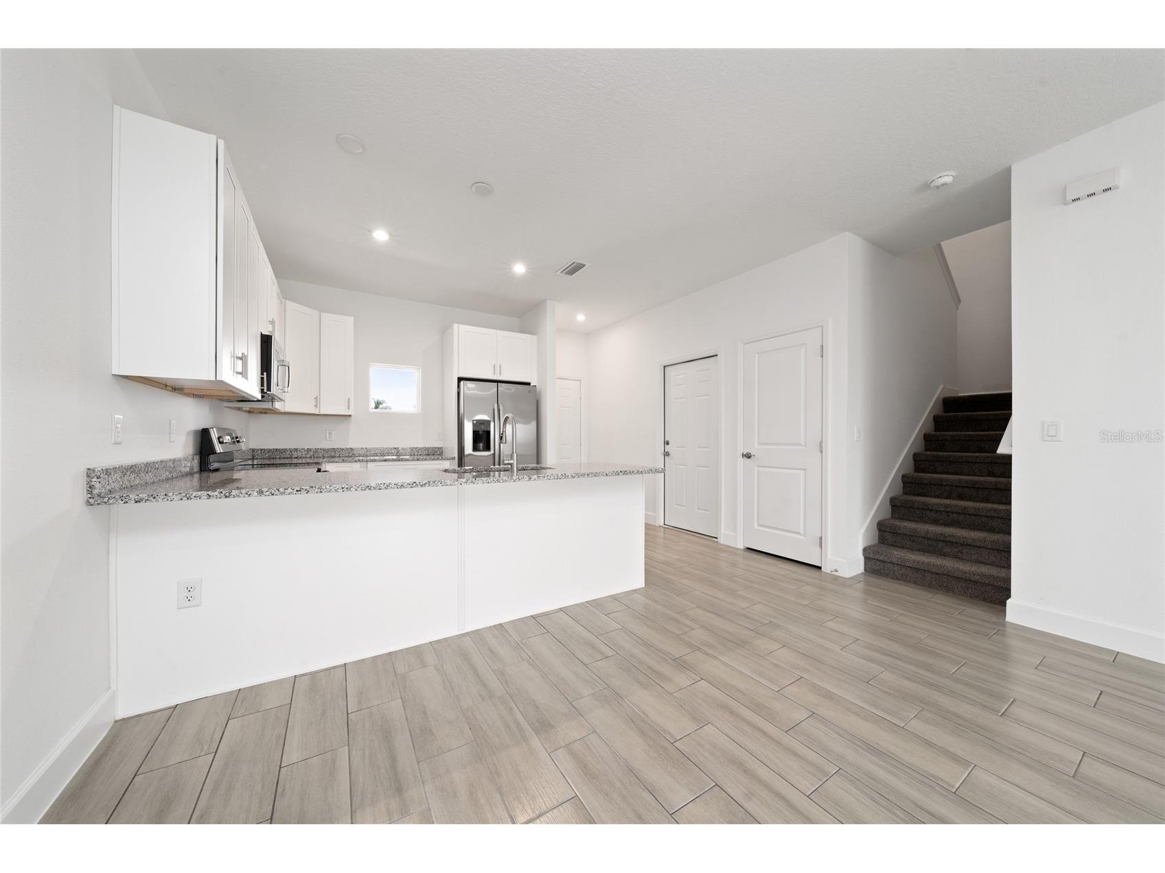 460 Lake Shore Parkway Davenport FL 33896 O6383807 image3